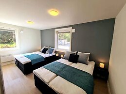 Bright And Modern Apartment Near Center, 85 M2, Fully Equipped, Free P