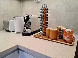 Bright And Modern Apartment Near Center, 85 M2, Fully Equipped, Free P