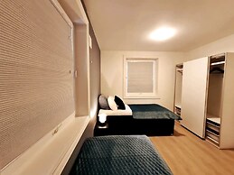 Bright And Modern Apartment Near Center, 85 M2, Fully Equipped, Free P