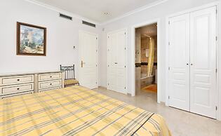 Luxury Apartment With Sea View In Marbella