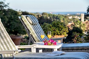 Luxury Apartment With Sea View In Marbella