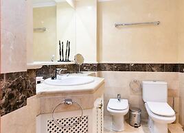 Luxury Apartment With Sea View In Marbella