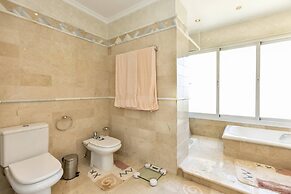 Luxury Apartment With Sea View In Marbella