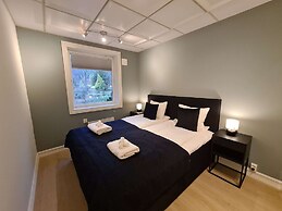 Beautiful, Spacious And Modern, 2-bedroom, Near Center, Free Parking