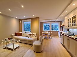 Beautiful, Spacious And Modern, 2-bedroom, Near Center, Free Parking