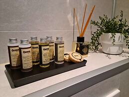 Bright And Modern - 2-bedroom, Central, Free Parking