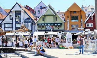 Bright And Modern - 2-bedroom, Central, Free Parking