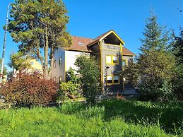 Bright And Modern - 2-bedroom, Central, Free Parking