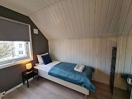 Lovely 3-bedroom Apartment Near City Center