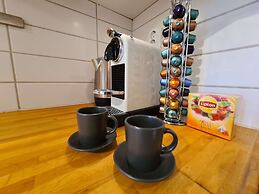 Beautiful 2-bedroom In City Center, With Balcony and Free Parking