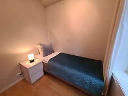 Beautiful 2-bedroom In City Center, With Balcony and Free Parking