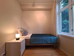 Beautiful 2-bedroom In City Center, With Balcony and Free Parking