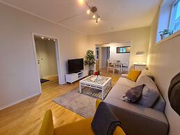 Beautiful 2-bedroom In City Center, With Balcony and Free Parking