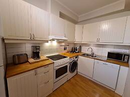 Beautiful 2-bedroom In City Center, With Balcony and Free Parking