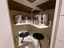 Room-spacious Private Room, Queen Bed, C