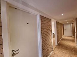 Room-spacious Private Room, Queen Bed, C