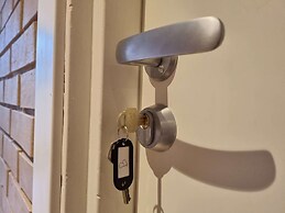 Room-spacious Private Room, Queen Bed, C