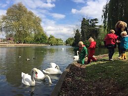 Cosy Cottage Sleeps 6 Suit Families, Contractors, Couples