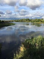 Cosy Cottage Sleeps 6 Suit Families, Contractors, Couples