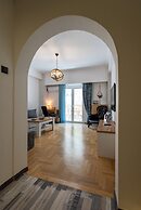 Bue Ark Loving Athens