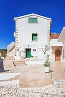 Achilleas Apartments