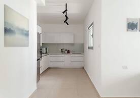 O-O Group -Luxury 3BR APT See View Tower