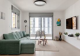 O-O Group -Luxury 3BR APT See View Tower