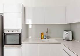 O-O Group -Luxury 3BR APT See View Tower