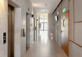 O-O Group -Luxury 3BR APT See View Tower