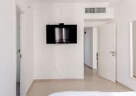 O-O Group -Luxury 3BR APT See View Tower