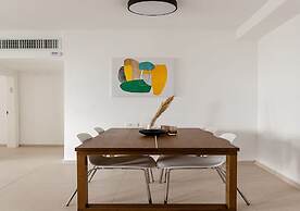 O-O Group -Luxury 3BR APT See View Tower