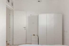 O-O Group -Luxury 3BR APT See View Tower