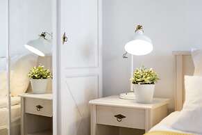 DeAmicis Studios by Irundo