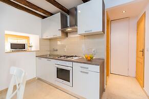 DeAmicis Studios by Irundo