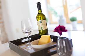 DeAmicis Studios by Irundo