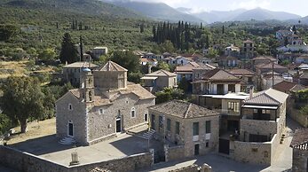 Villa with outdoor pool for 8 persons