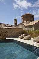 Villa with outdoor pool for 8 persons