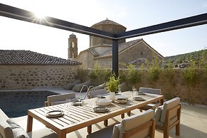 Villa with outdoor pool for 8 persons