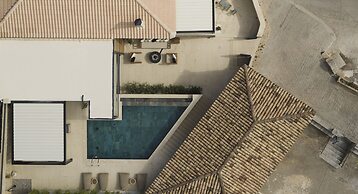 Villa with outdoor pool for 8 persons