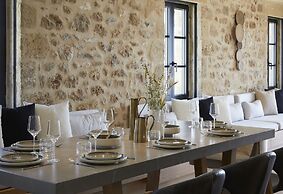 Villa with outdoor pool for 8 persons