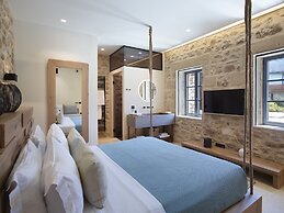 Villa with outdoor pool for 8 persons