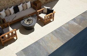 Villa with outdoor pool for 8 persons