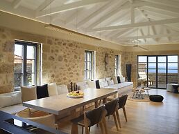 Villa with outdoor pool for 8 persons