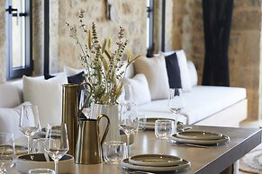 Villa with outdoor pool for 8 persons