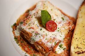 Hotel Grand Padappai Residency