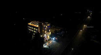 Hotel Grand Padappai Residency