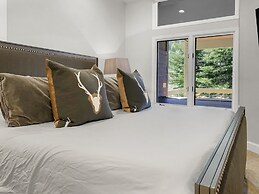 B11 Powder Run 2 Bedroom Condo by RedAwning