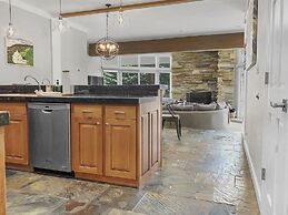 B11 Powder Run 2 Bedroom Condo by RedAwning