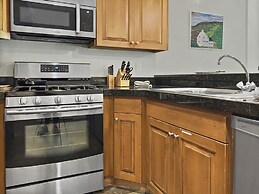 B11 Powder Run 2 Bedroom Condo by RedAwning