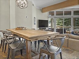 B11 Powder Run 2 Bedroom Condo by RedAwning